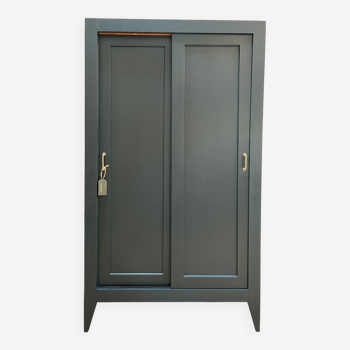 Armoire parisienne