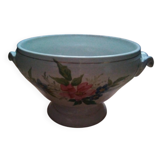 old Saint Amand soup tureen in very good condition 19th century