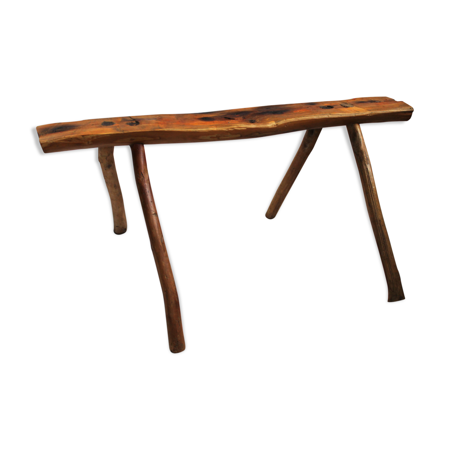Banc brutaliste en bois d'arbre