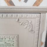 Elegant linen patinated key box