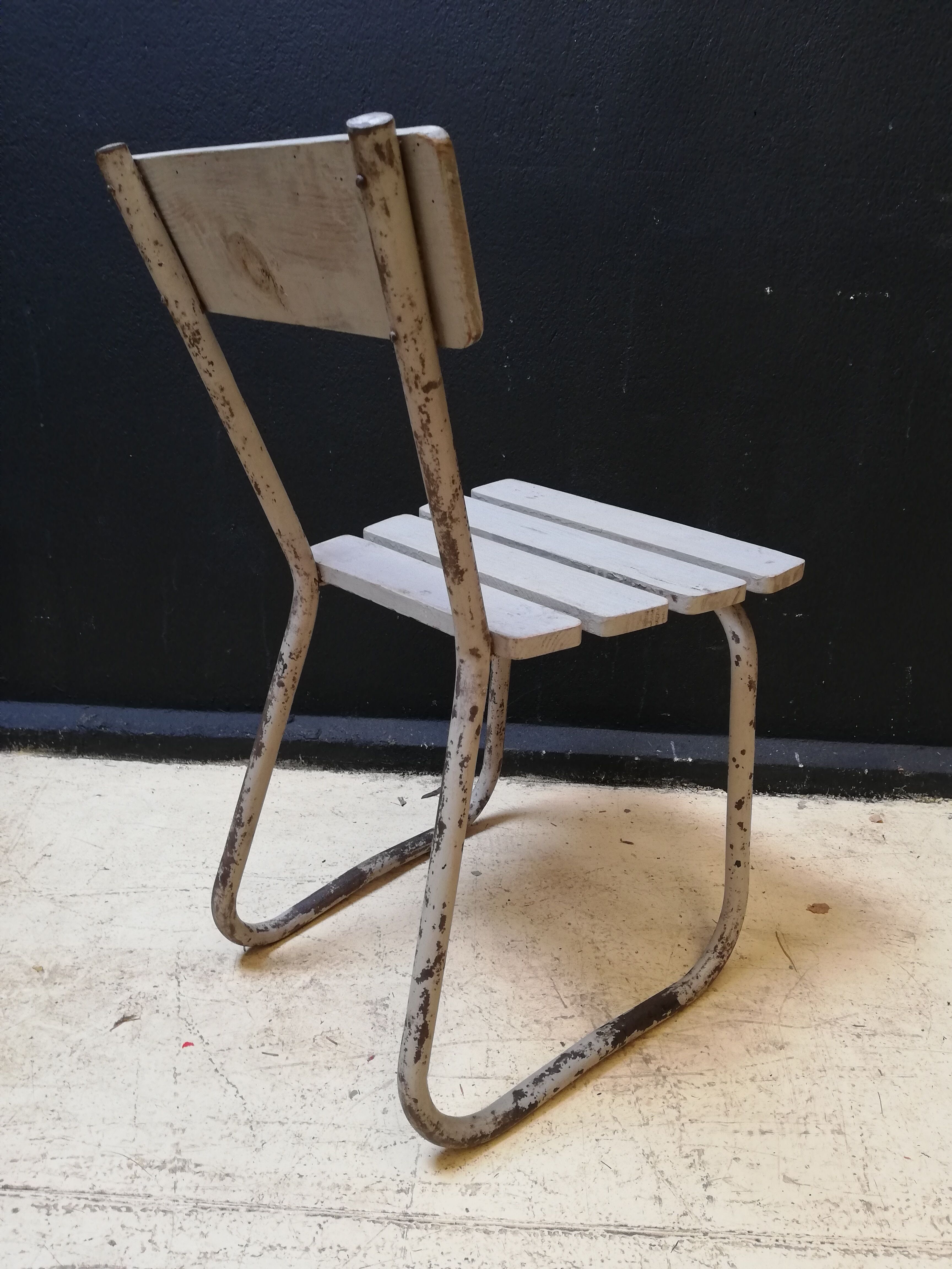 6 vintage garden chairs made of wood and metal
