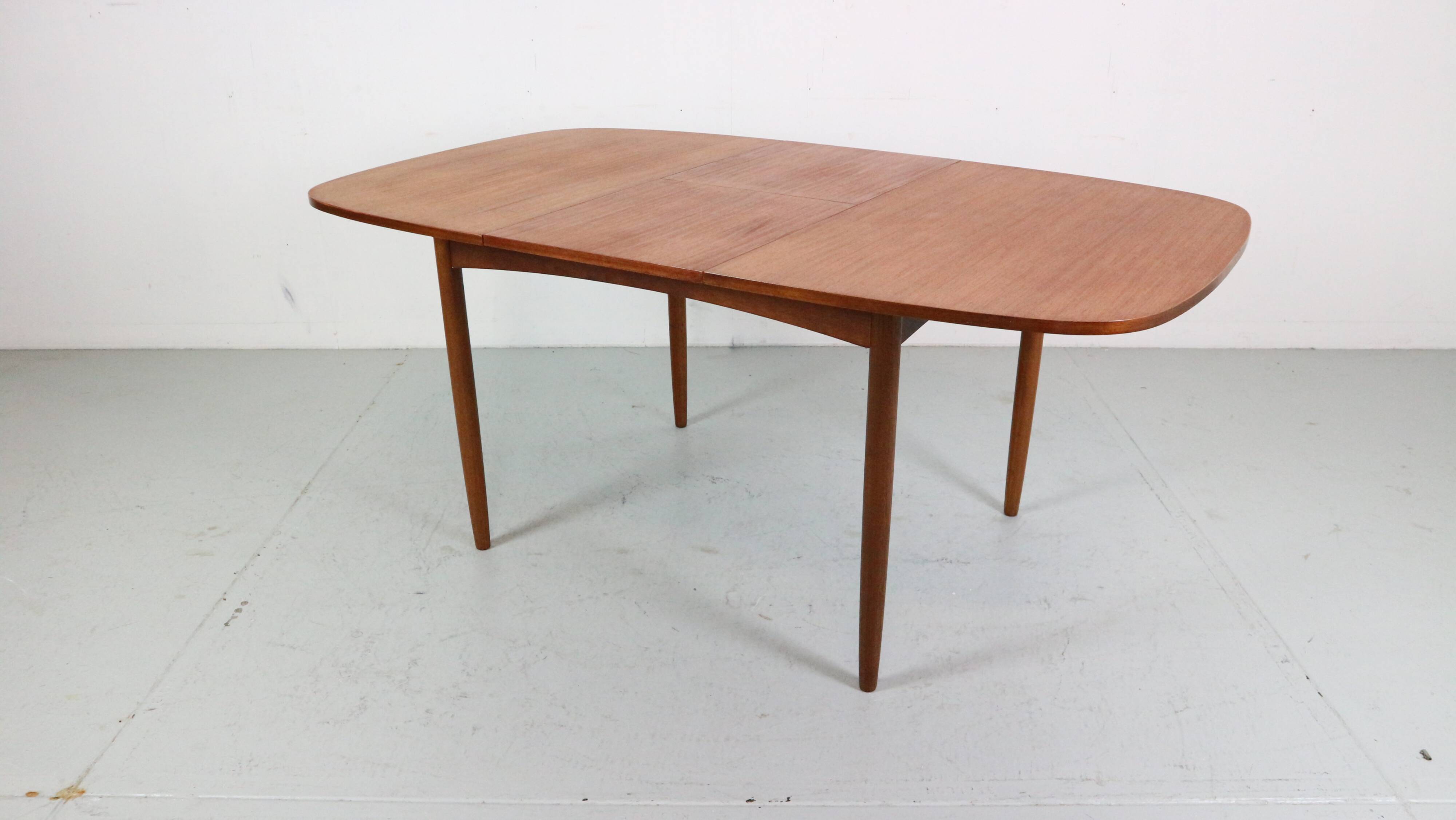Mid- Century Modern Teak OvalExtendable Dinning Table By G Plan, 1960's