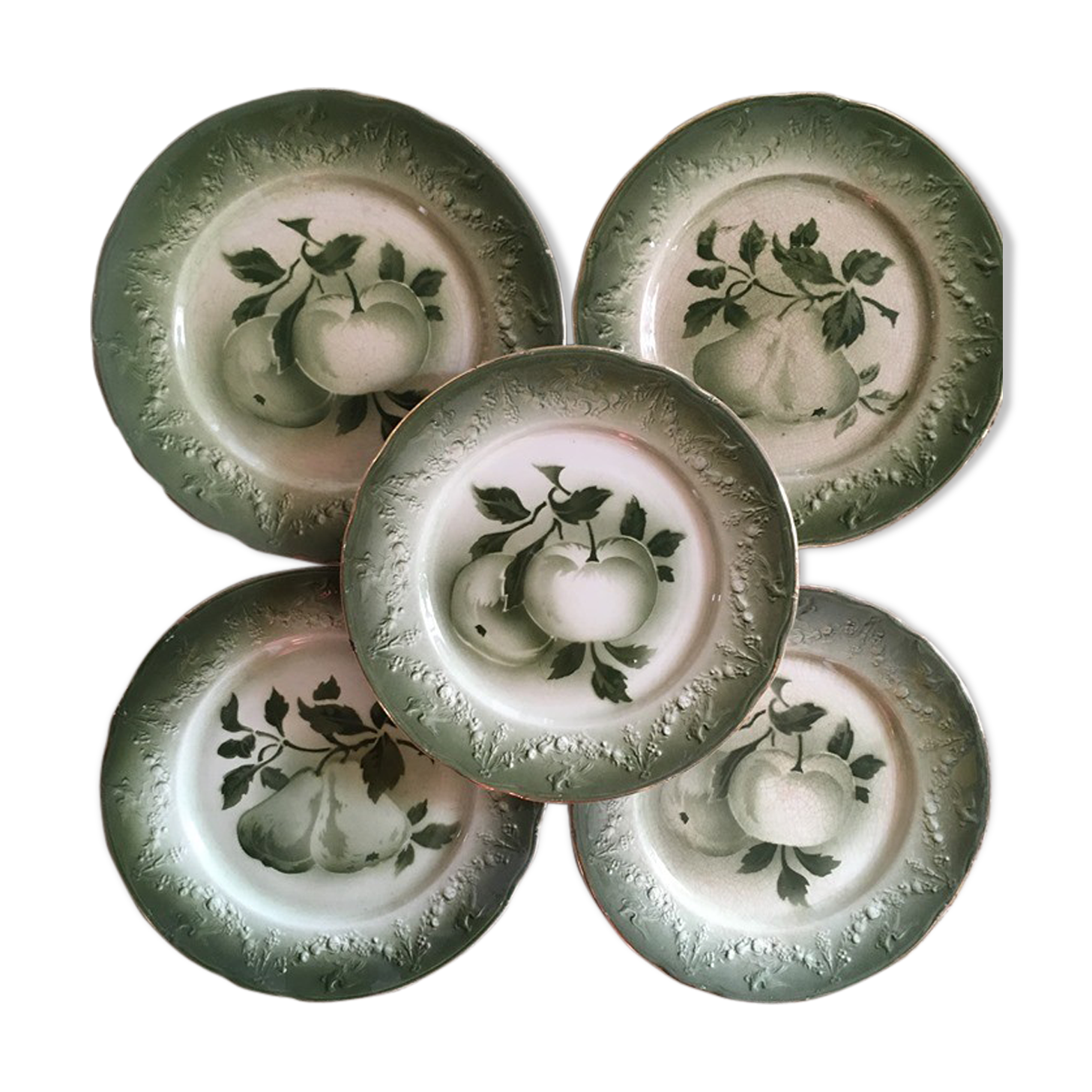 Assiettes à dessert Lunéville K& G vertes au décor de fruits.