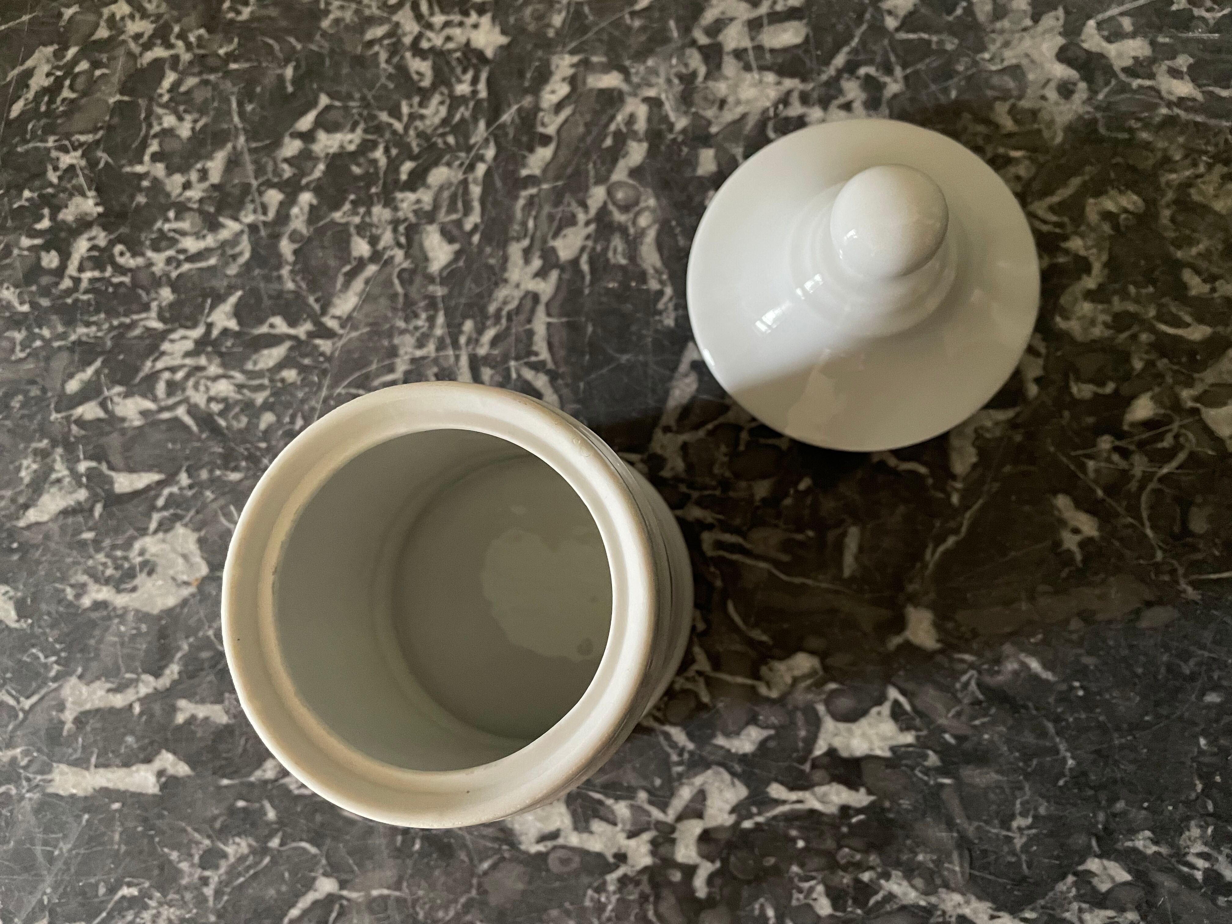 Apothecary pot in white Limoges porcelain