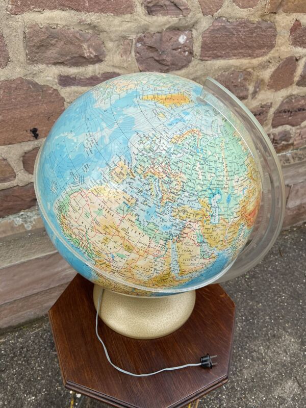 Globe terrestre lumineux mappemonde vintage Illumina 1965