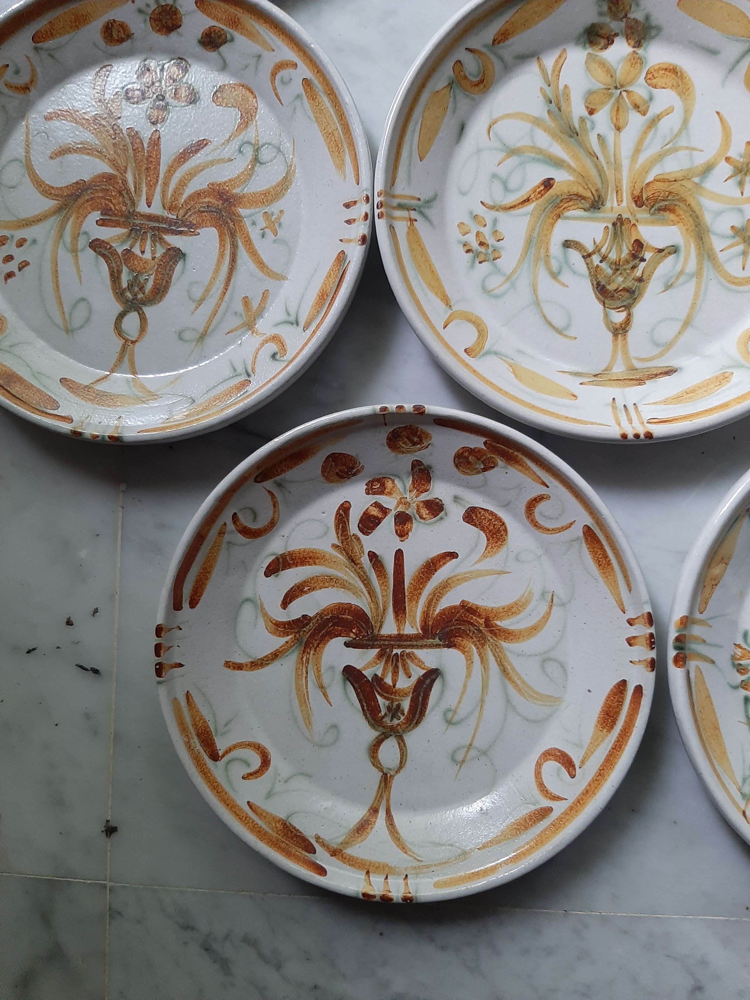 8 flat starter/dessert plates Keraluc Quimper