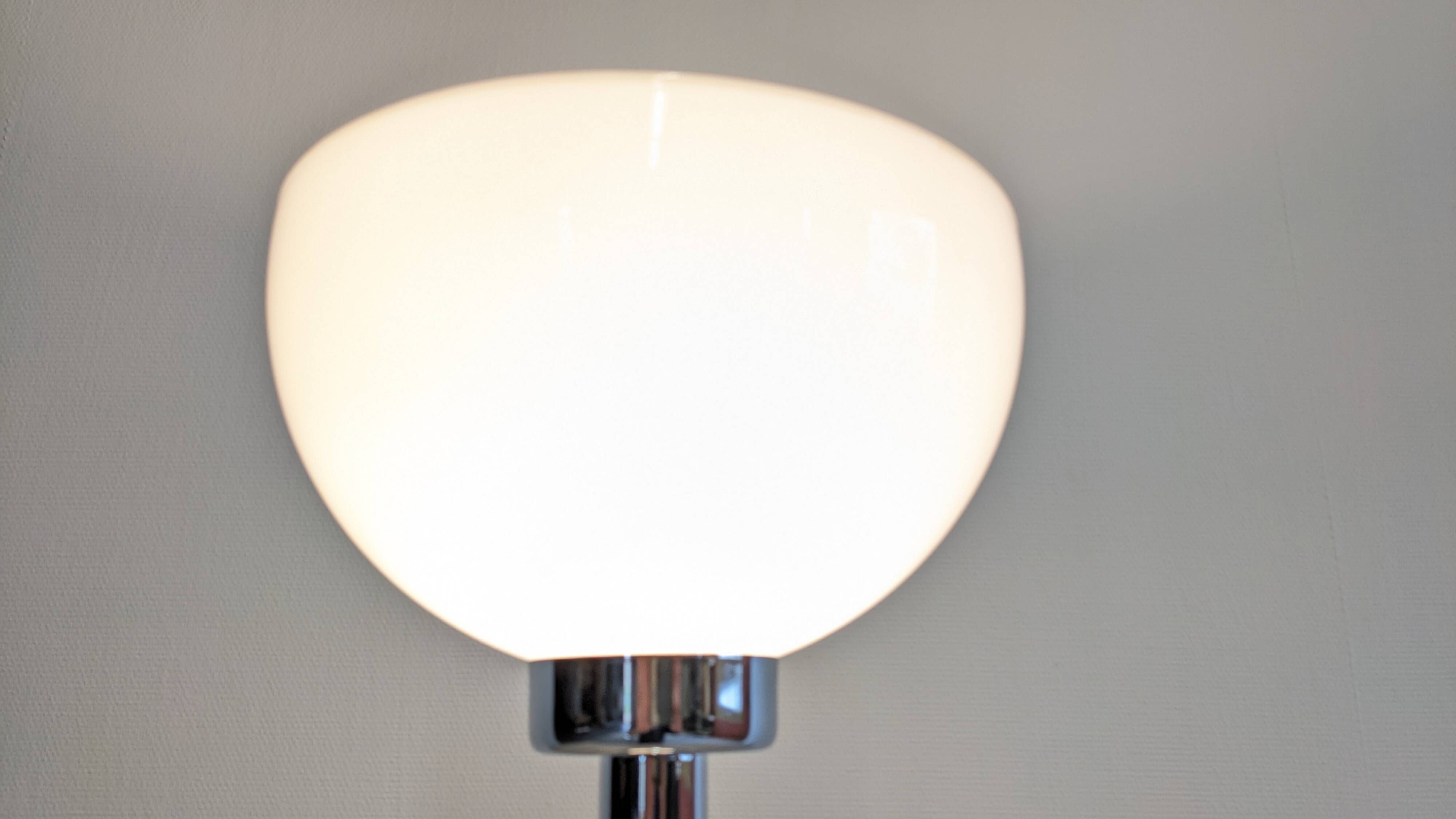 Modernist lamp model New-York by S.C.E for Habitat, France around 1970.