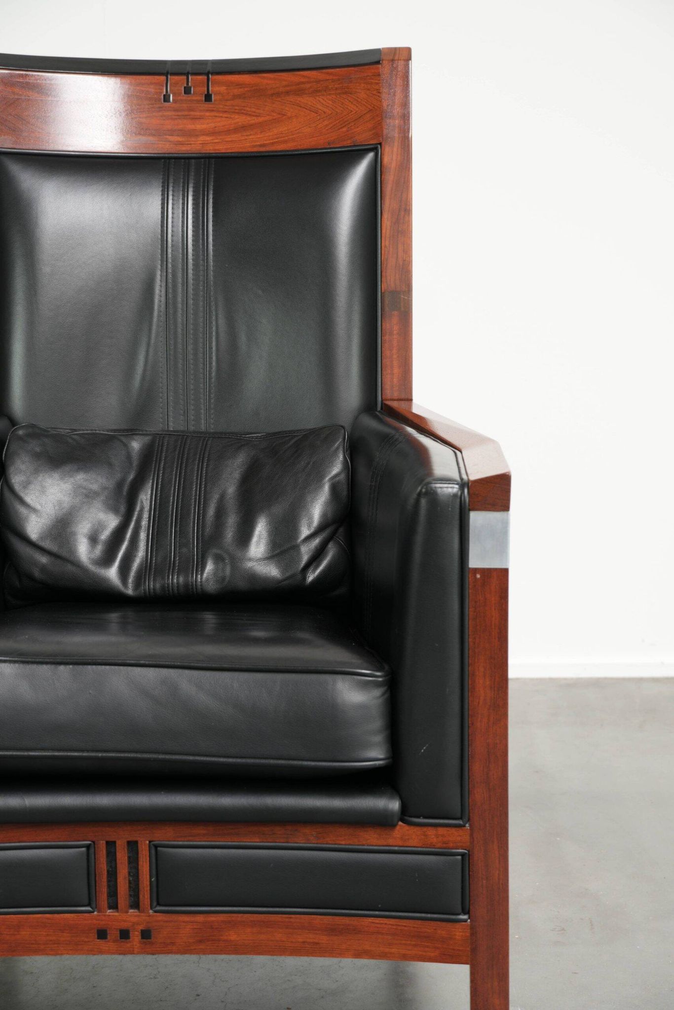 Fauteuil en cuir de vache au design Art Déco avec un look intemporel