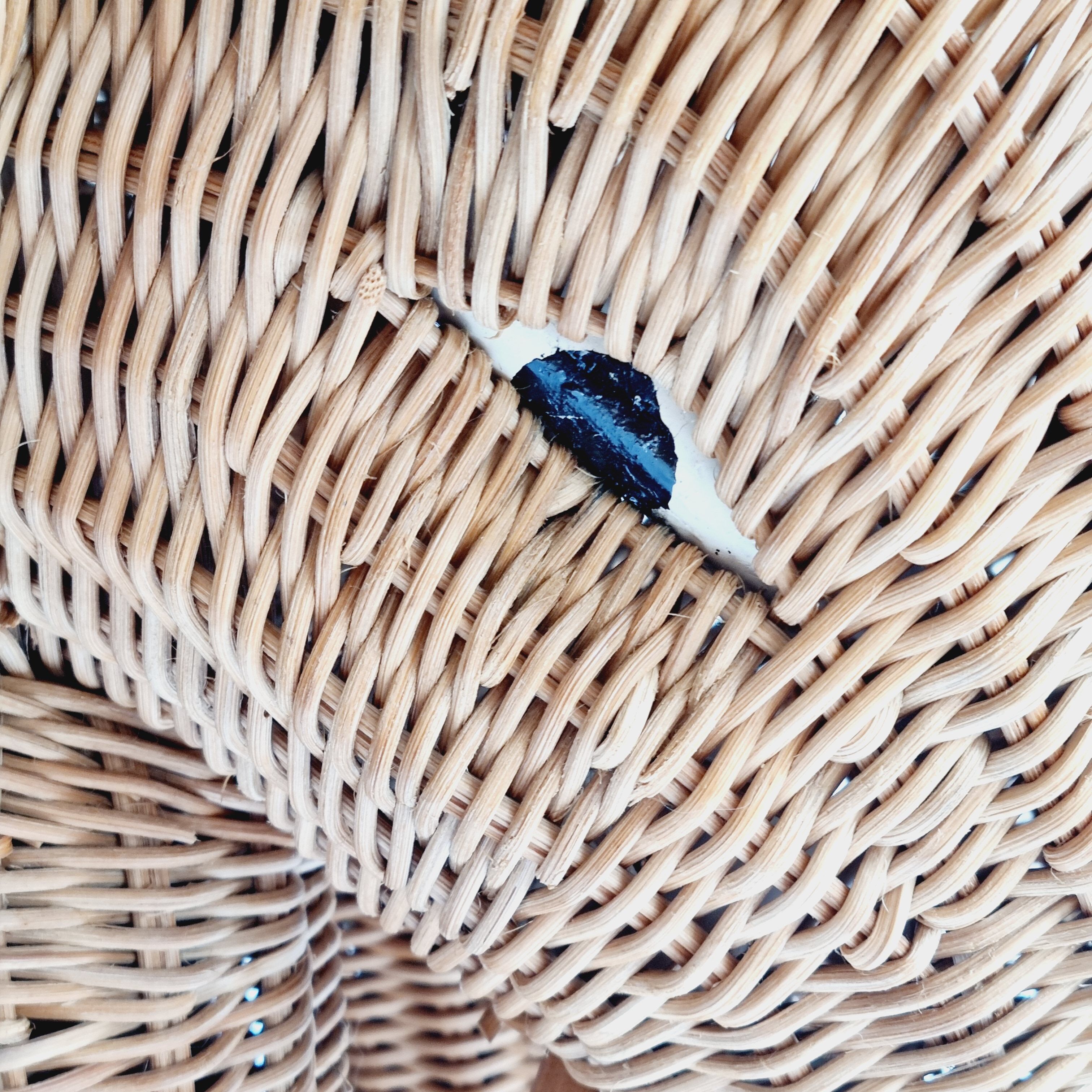 Side table or end of elephant sofa in wicker and rattan 70'