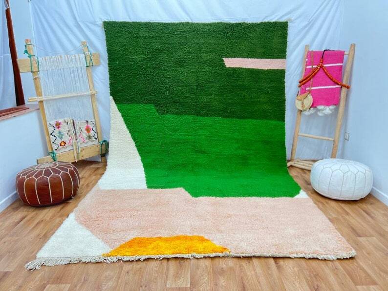 Handwoven natural wool rug, size 150/250 cm.
