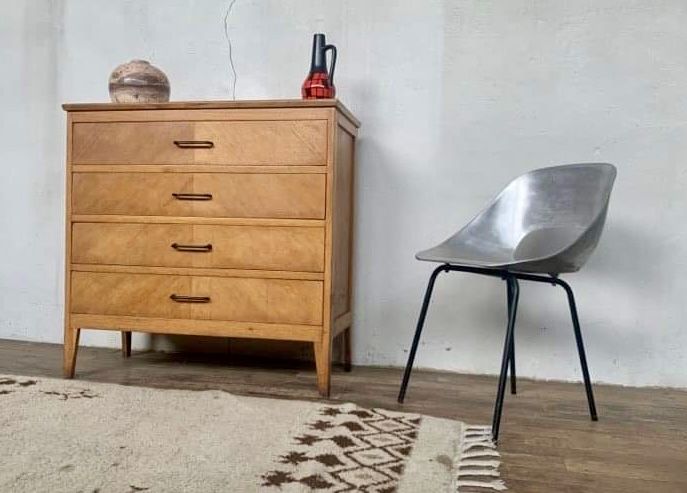 4-drawer chest of drawers in vintage light oak from the 1950s