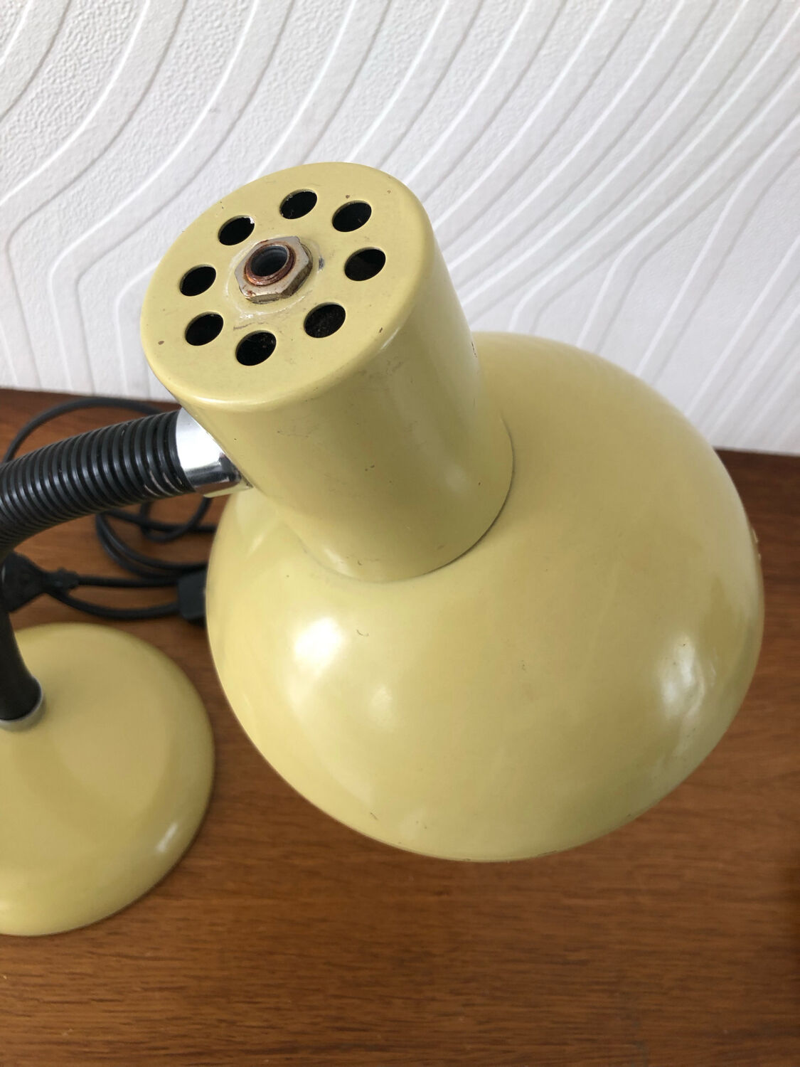 Lampe de bureau vintage métal jaune