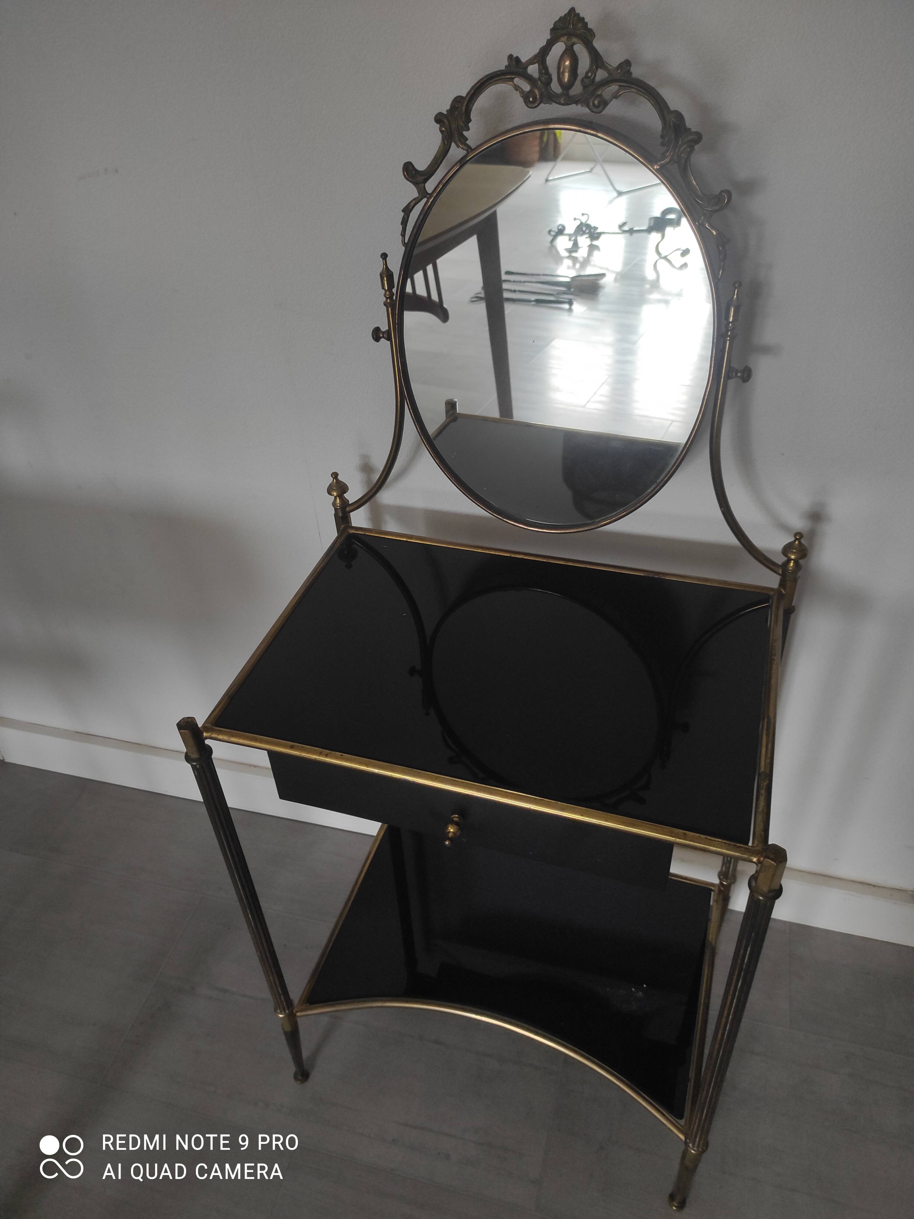Louis XVI style hairdresser in brass and tempered glass