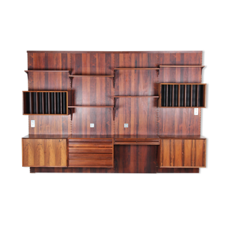 Cado wall system in Rio rosewood.