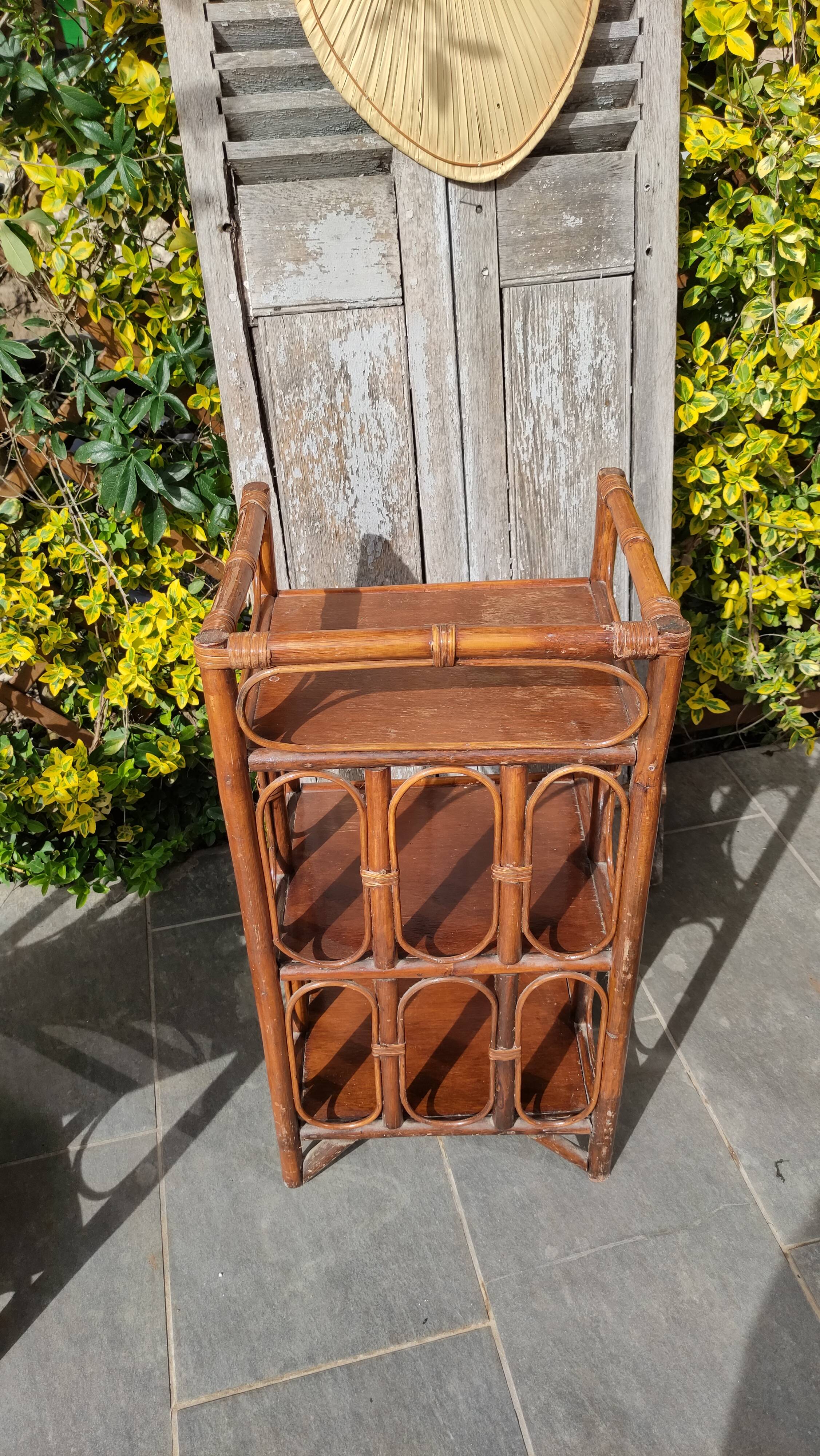 Duo d'étagères en rotin vintage