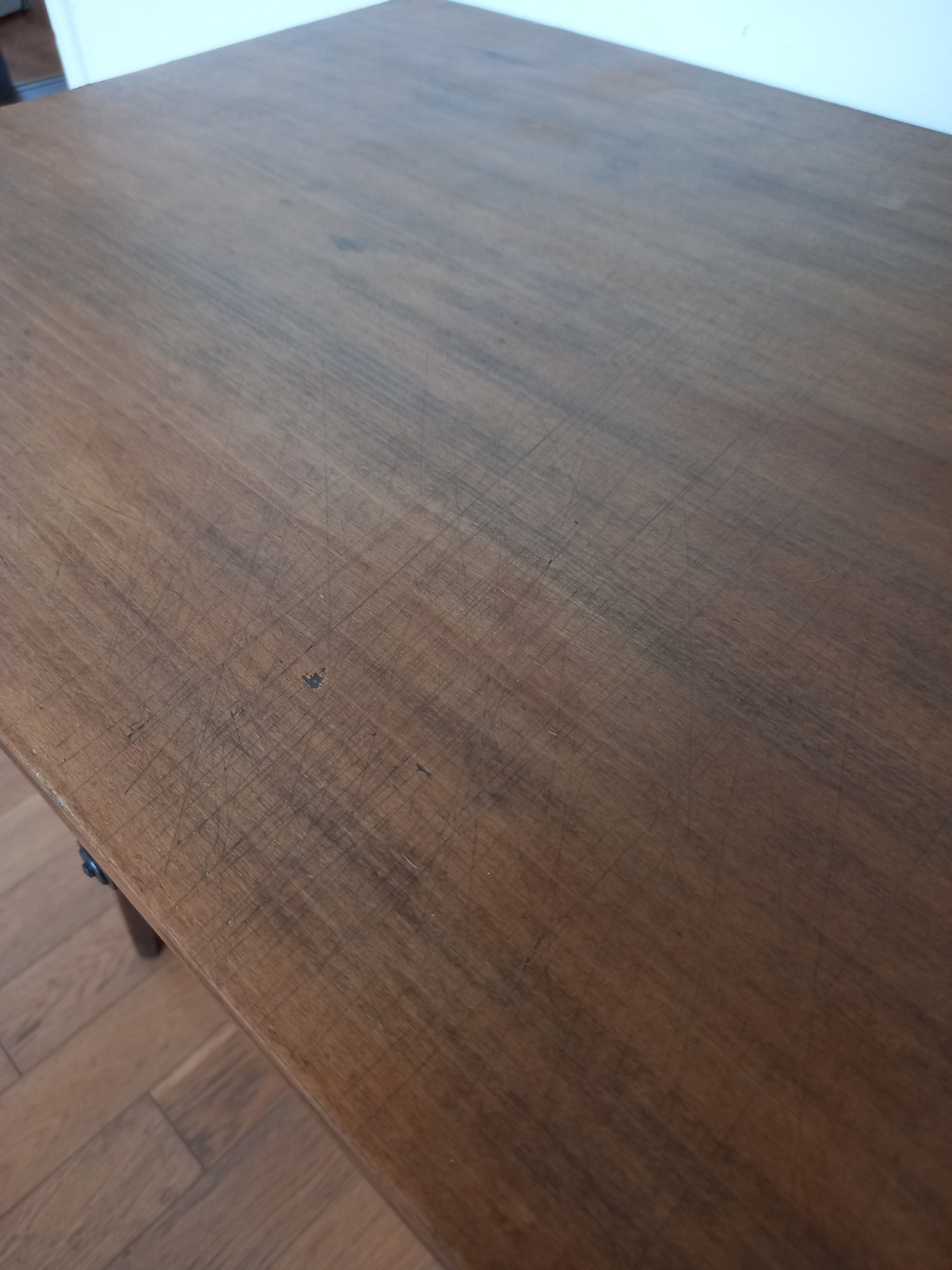 Bureau pieds compas