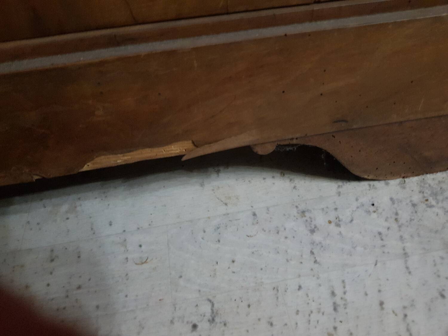 Louis Philippe chest of drawers with 4 drawers