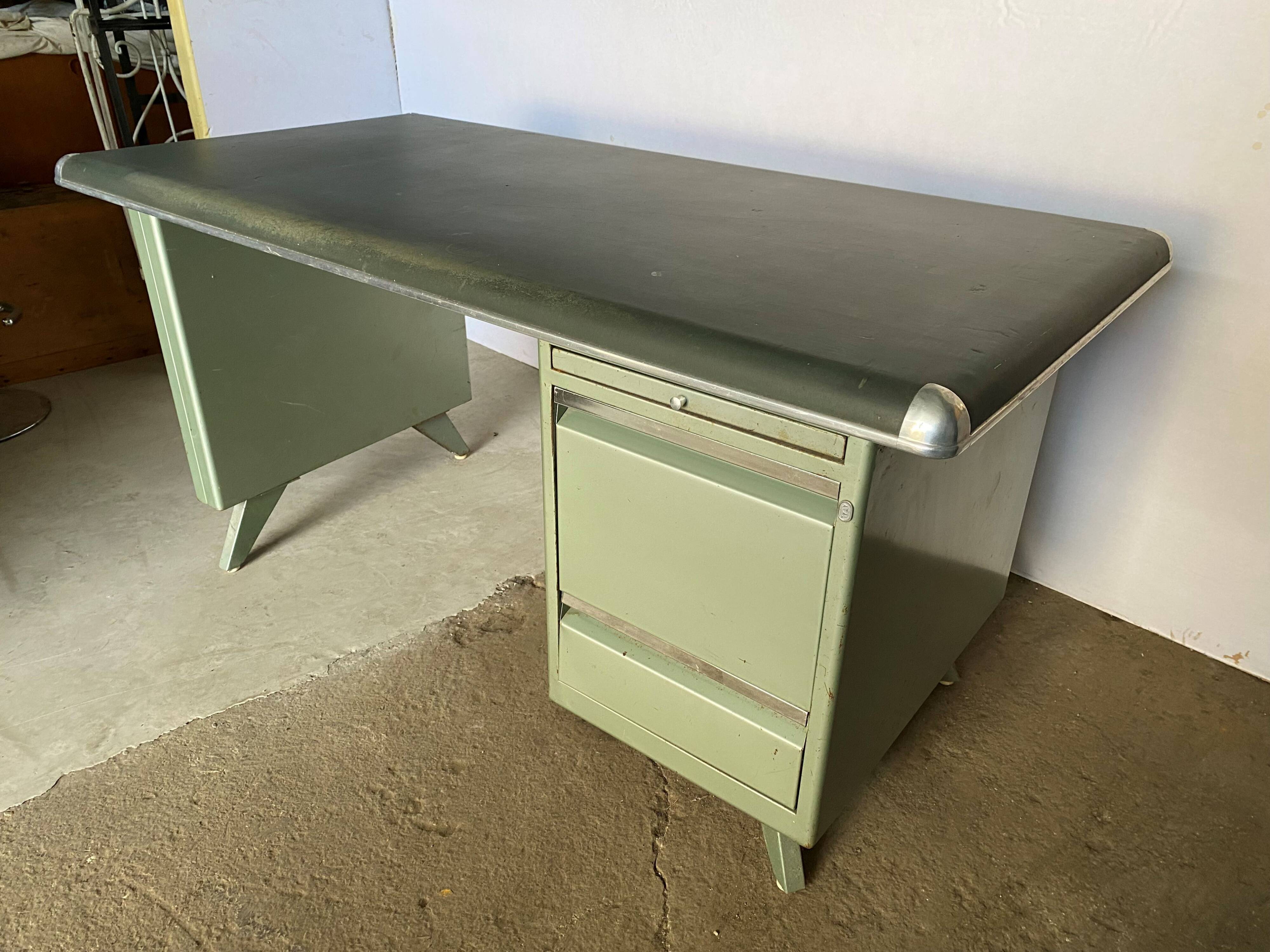 Bureau de direction métallique atal à 3 tiroirs industriel métal 1950