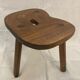 Tabouret tripode en chêne massif