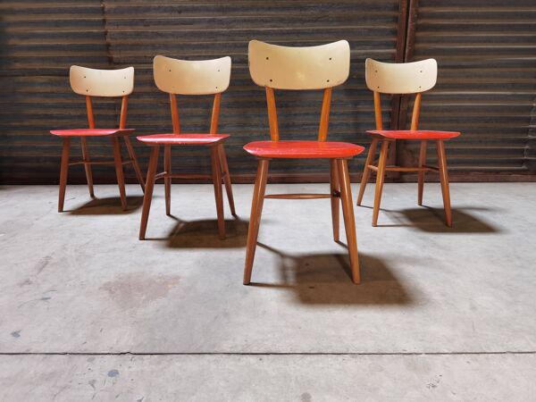 Lot de 4 chaises rouge bois éditées par Ton, années 60