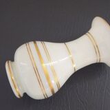 Vase miniature en opaline