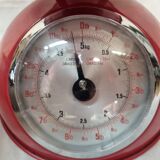 Household scale red