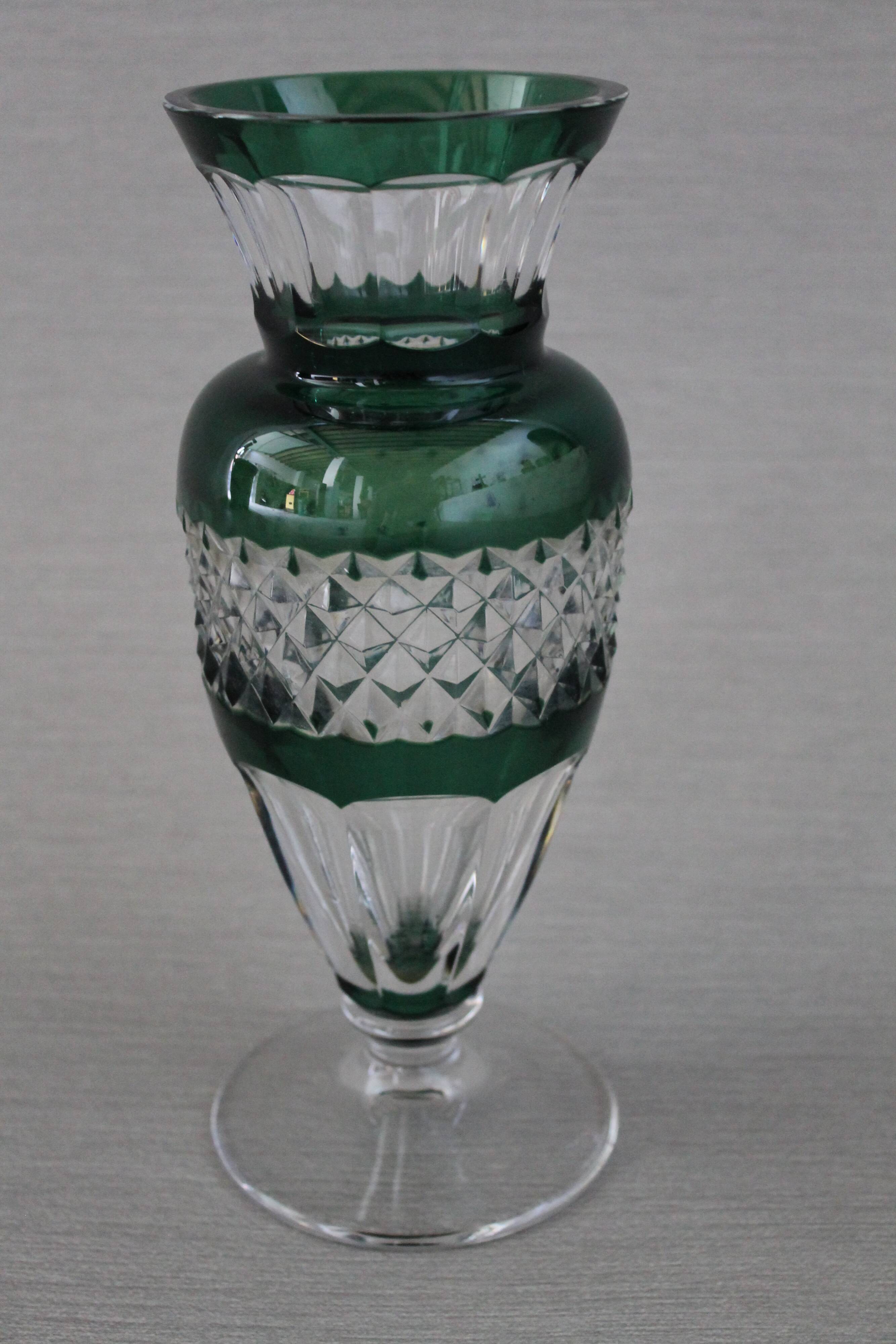 Val Saint-Lambert crystal vase, Gary model, cut in emerald green