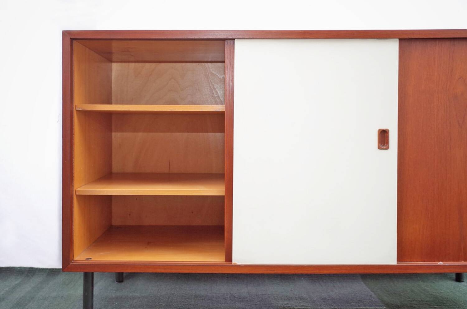 Buffet danois en teck vintage Commode portes coulissantes tiroirs