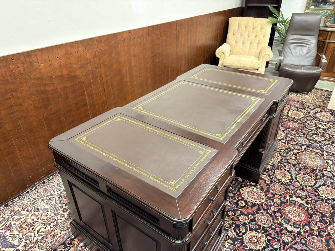 Bureau Chesterfield classique anglais Partnerdesk