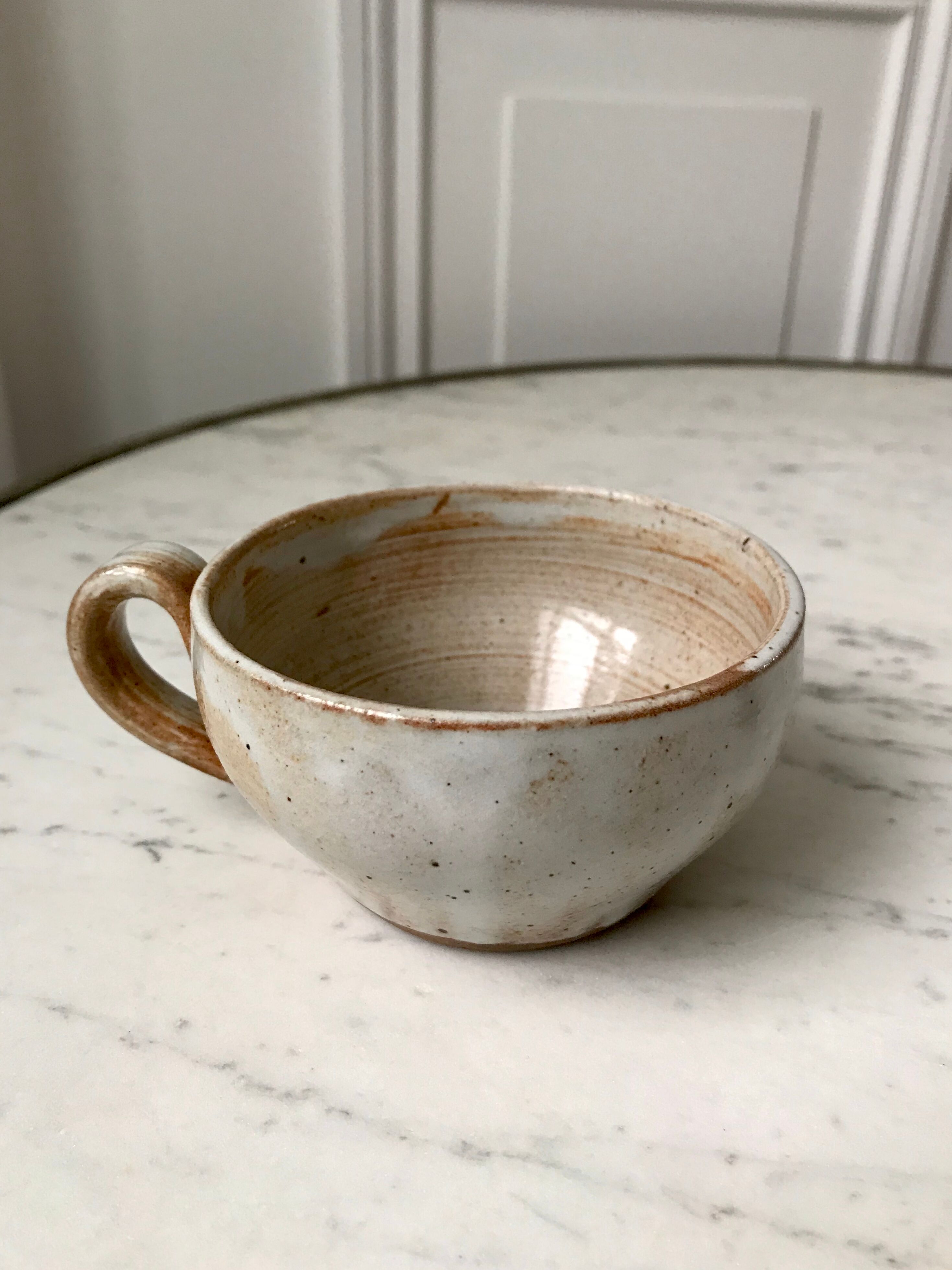 Lot of 4 coffee cups in sandstone