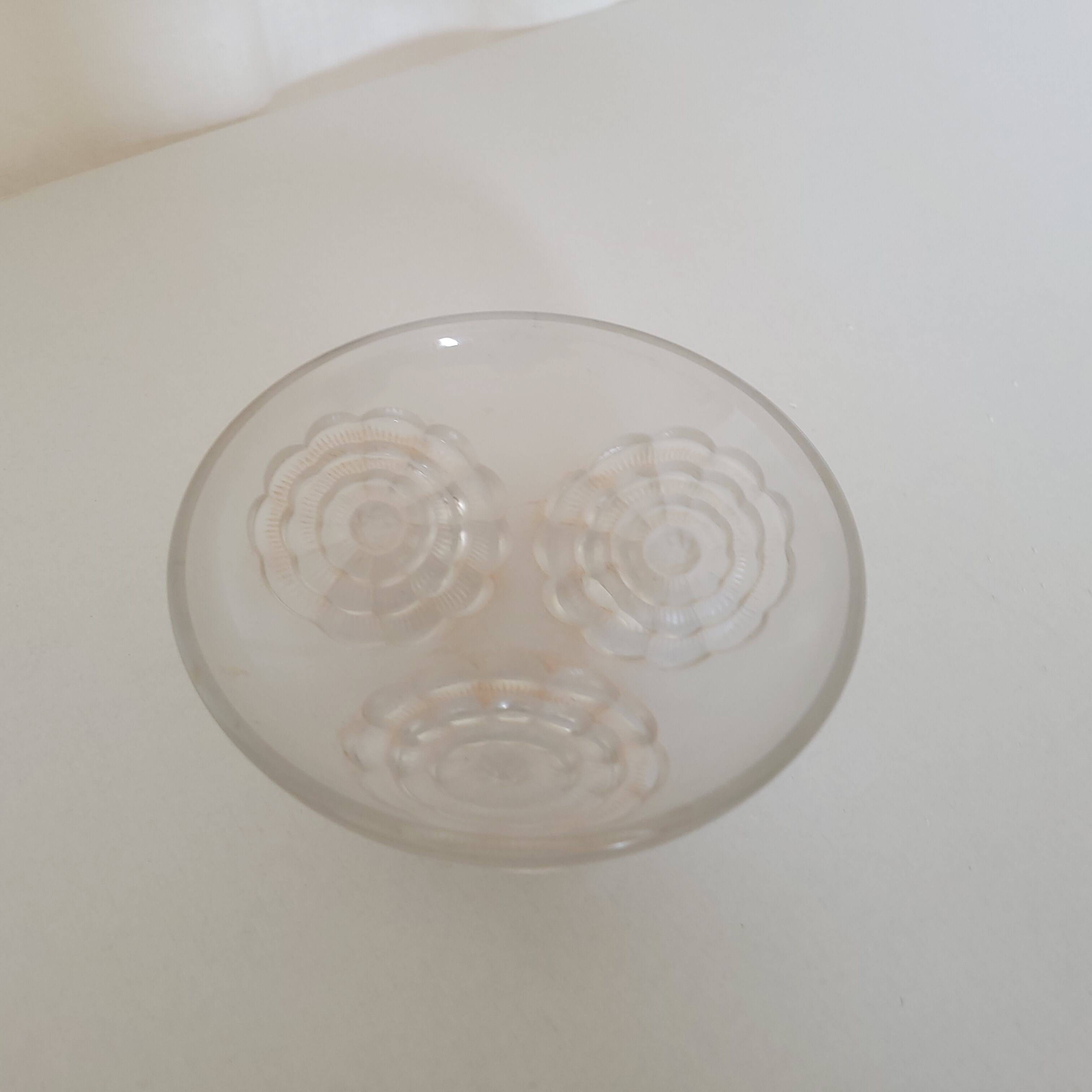 Small polished glass bowl, Art Nouveau period.