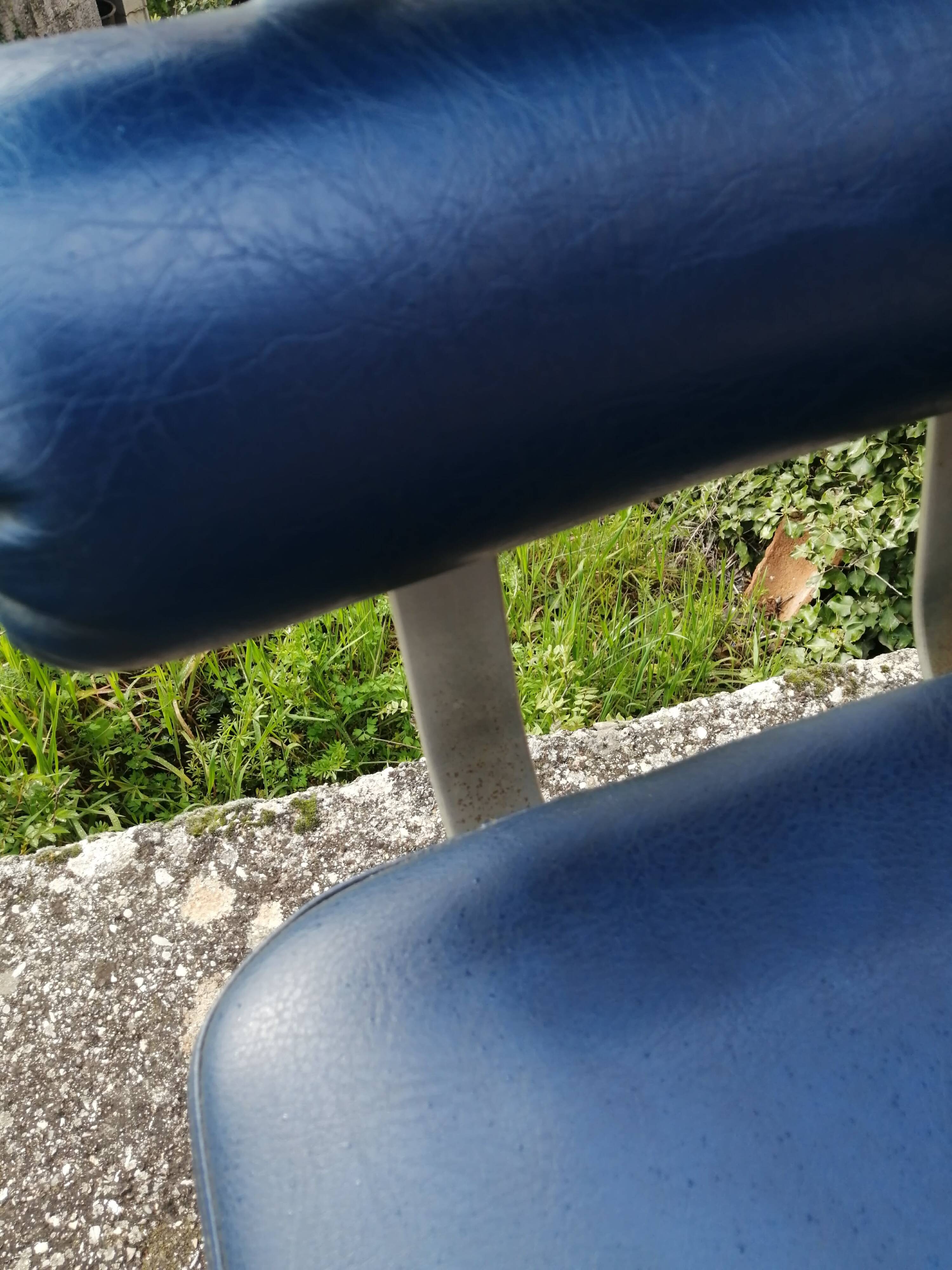 Set of 4 1970s hairdresser chairs in Space Age style.