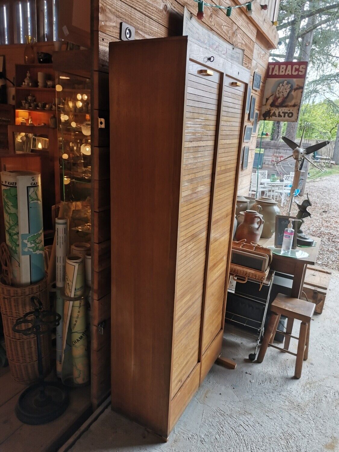 Double curtain furniture