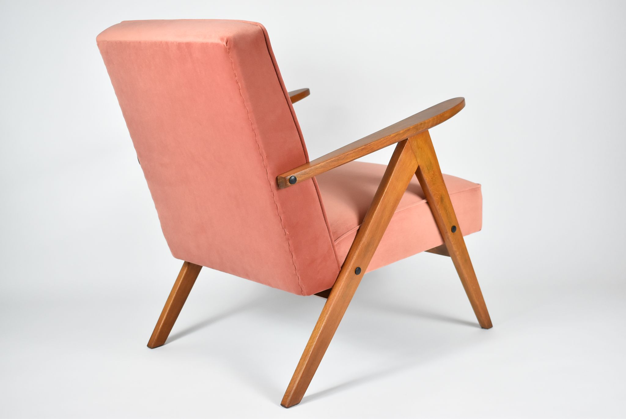 Vintage velvet armchair model Var 1960s fully restored, pink fabric, teak