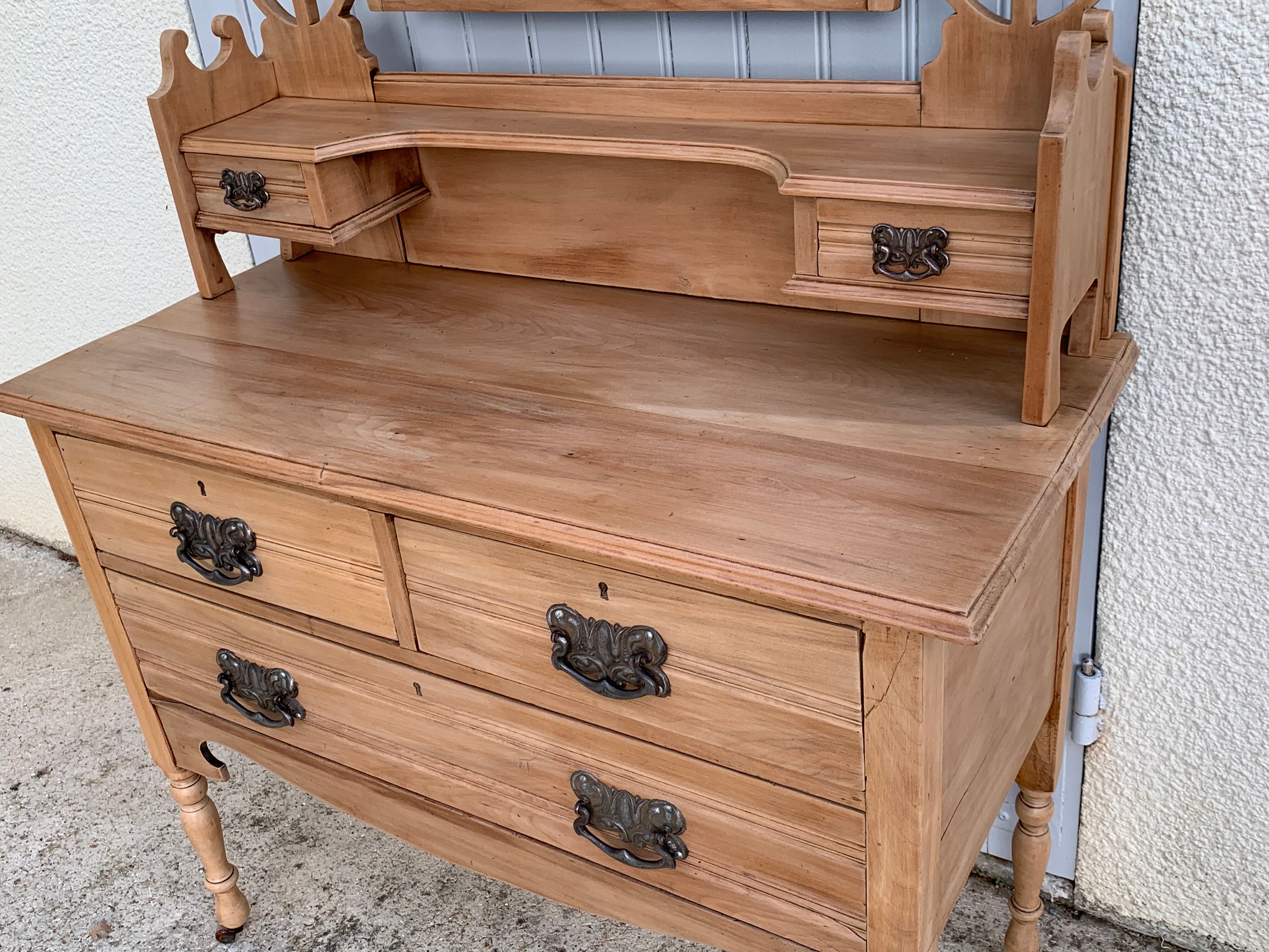 English dressing table 1900