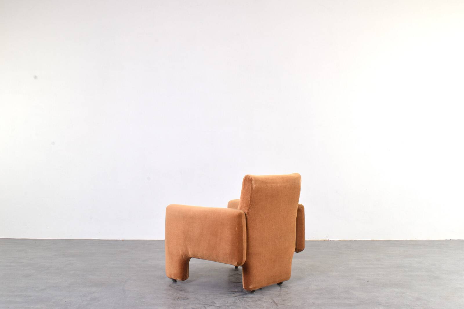 Vintage Italian Lounge Chair in Copper Velvet, 1970s.