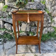Small Louis XV period writing table in Walnut. 18th Century Period
