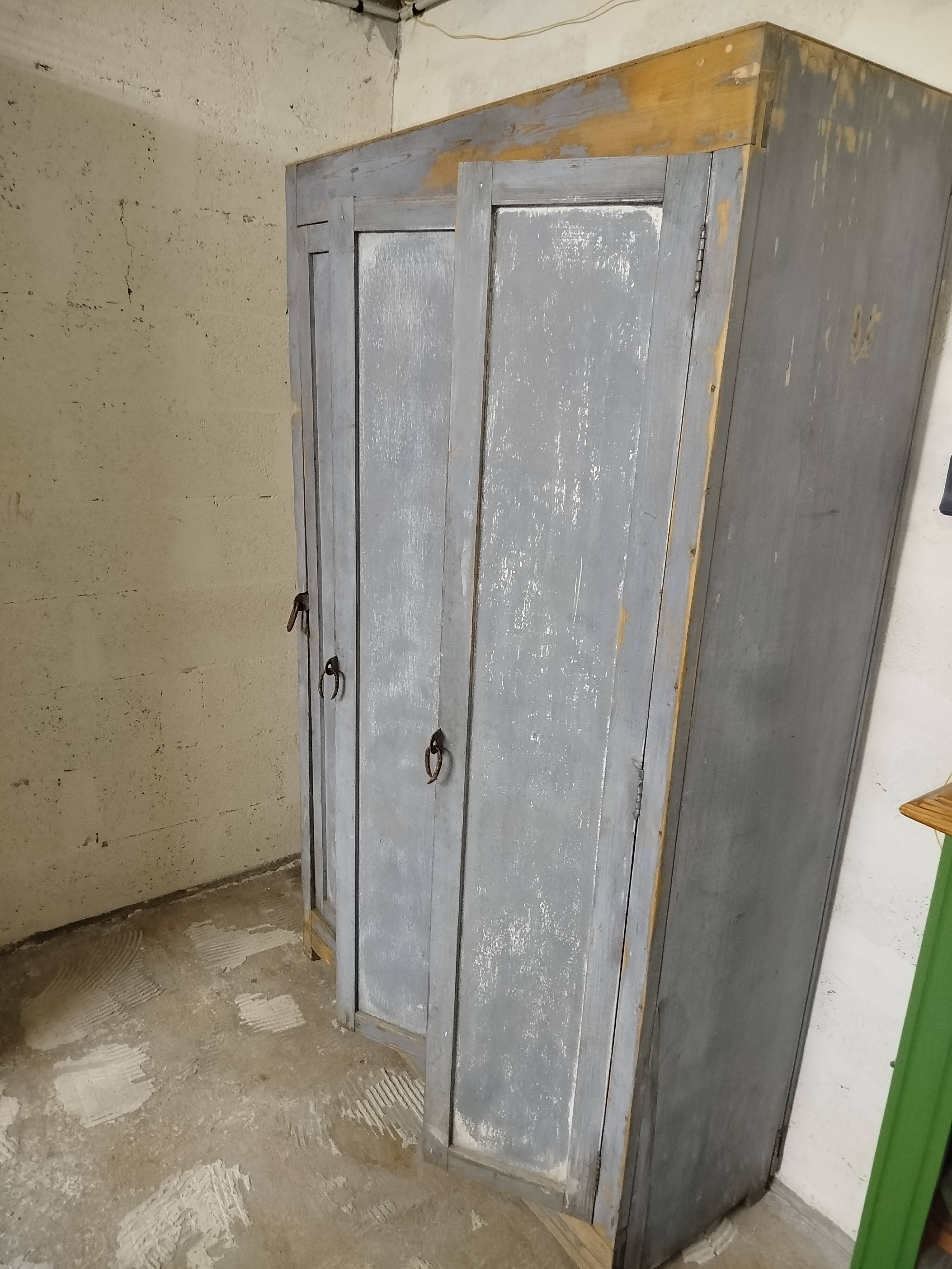 3-compartment wardrobe