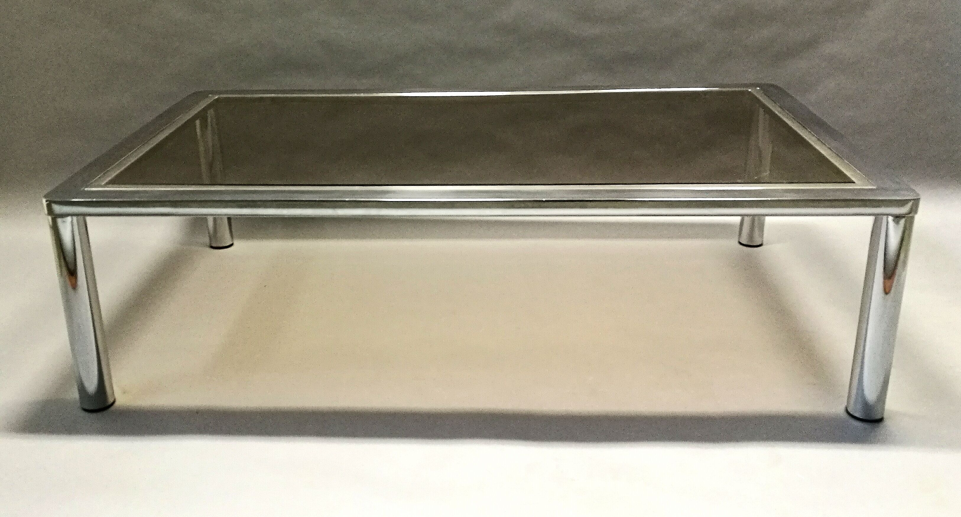 Large table low years 70 chrome and smoked glass
