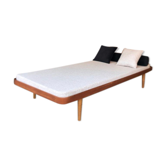 Danish daybed