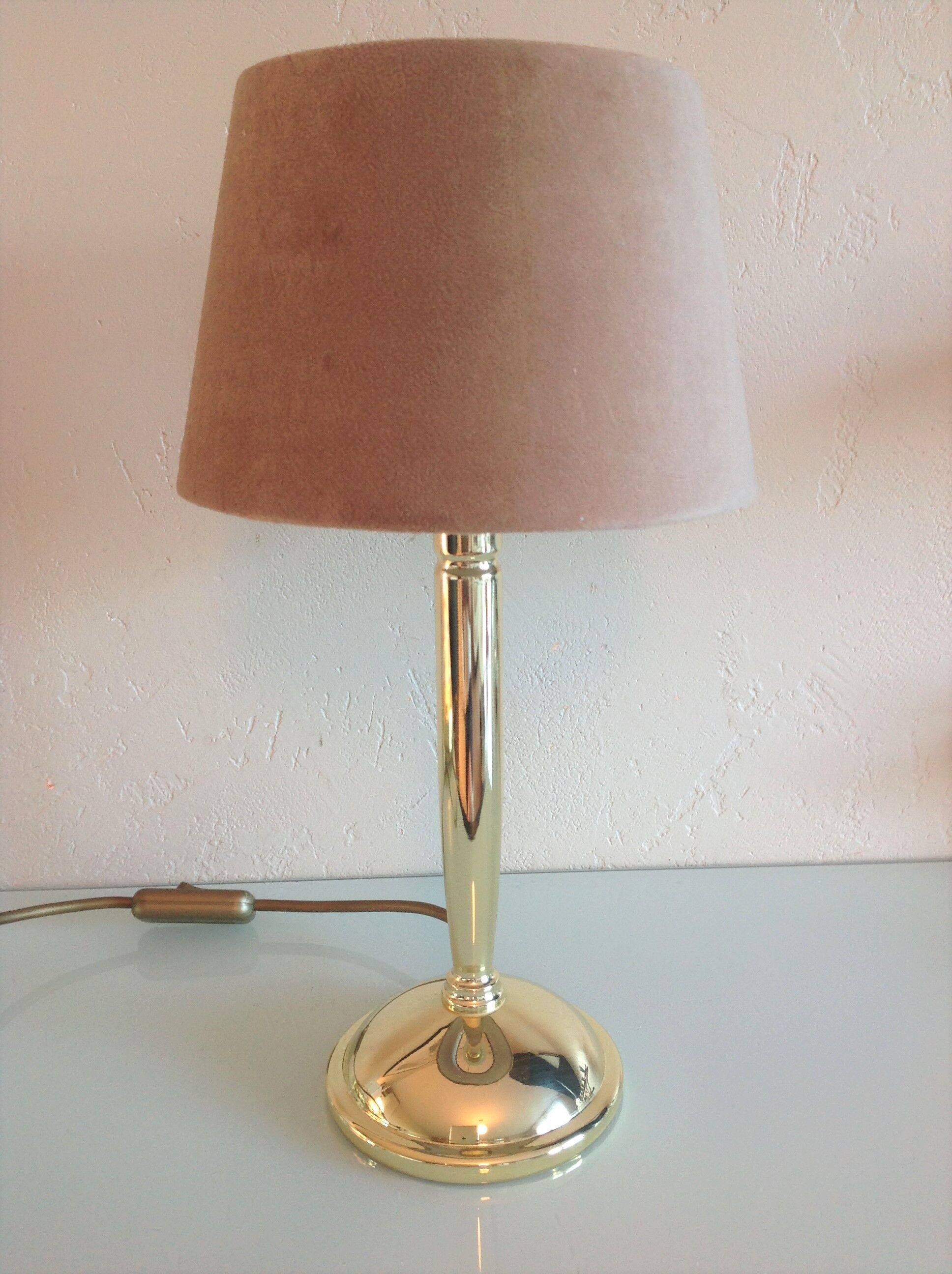 Lampe en  métal doré et abat jour peau de peche / vintage années 70-80