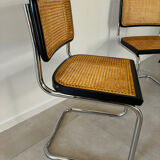 Paire de chaises Marcel Breuer noire cannage