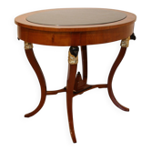 Table centrale en placage de cerisier Biedermeier avec feuilles d'or, Autriche, années 1820.