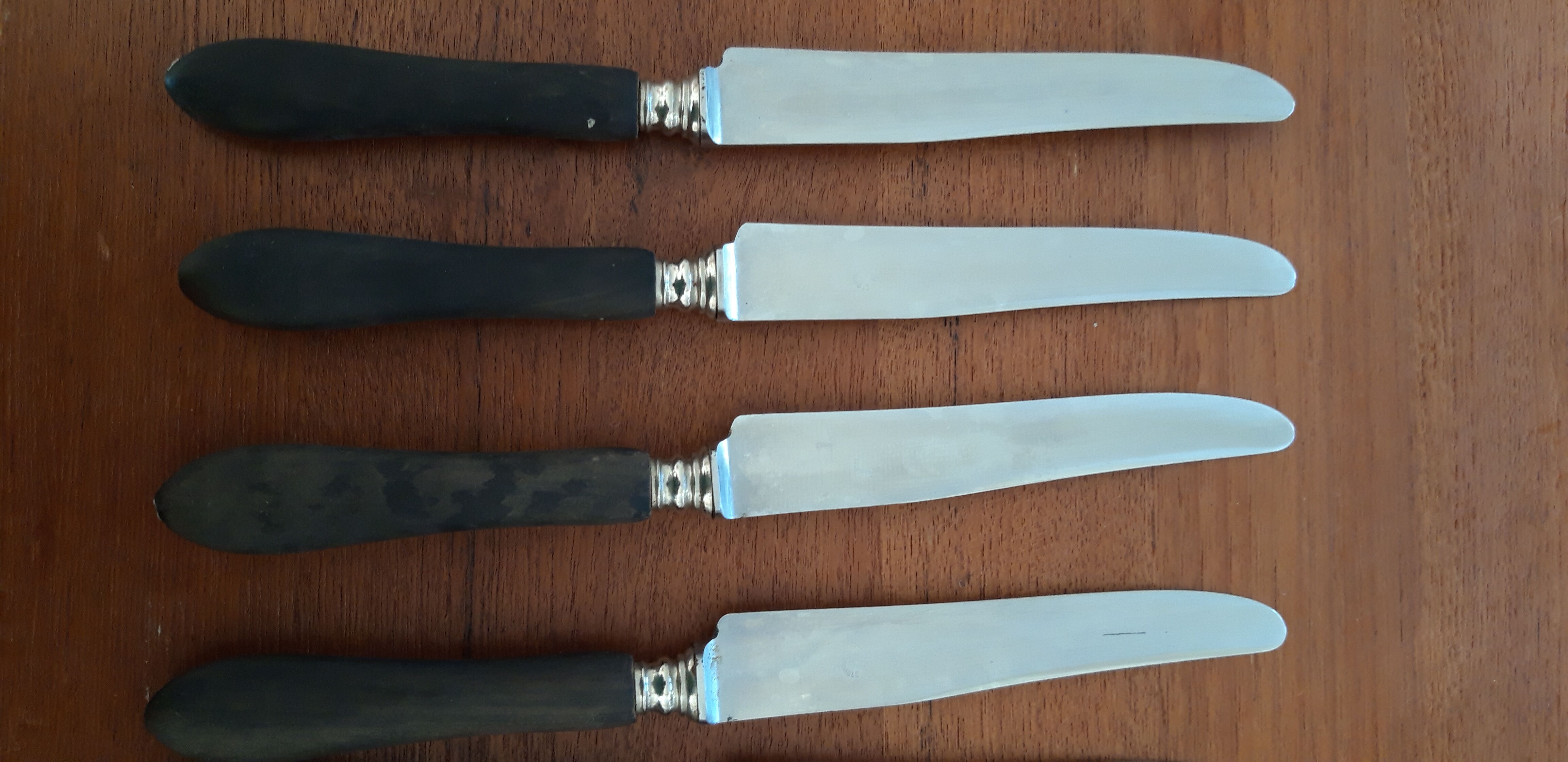 12 knives au gaulois blackened wooden handle
