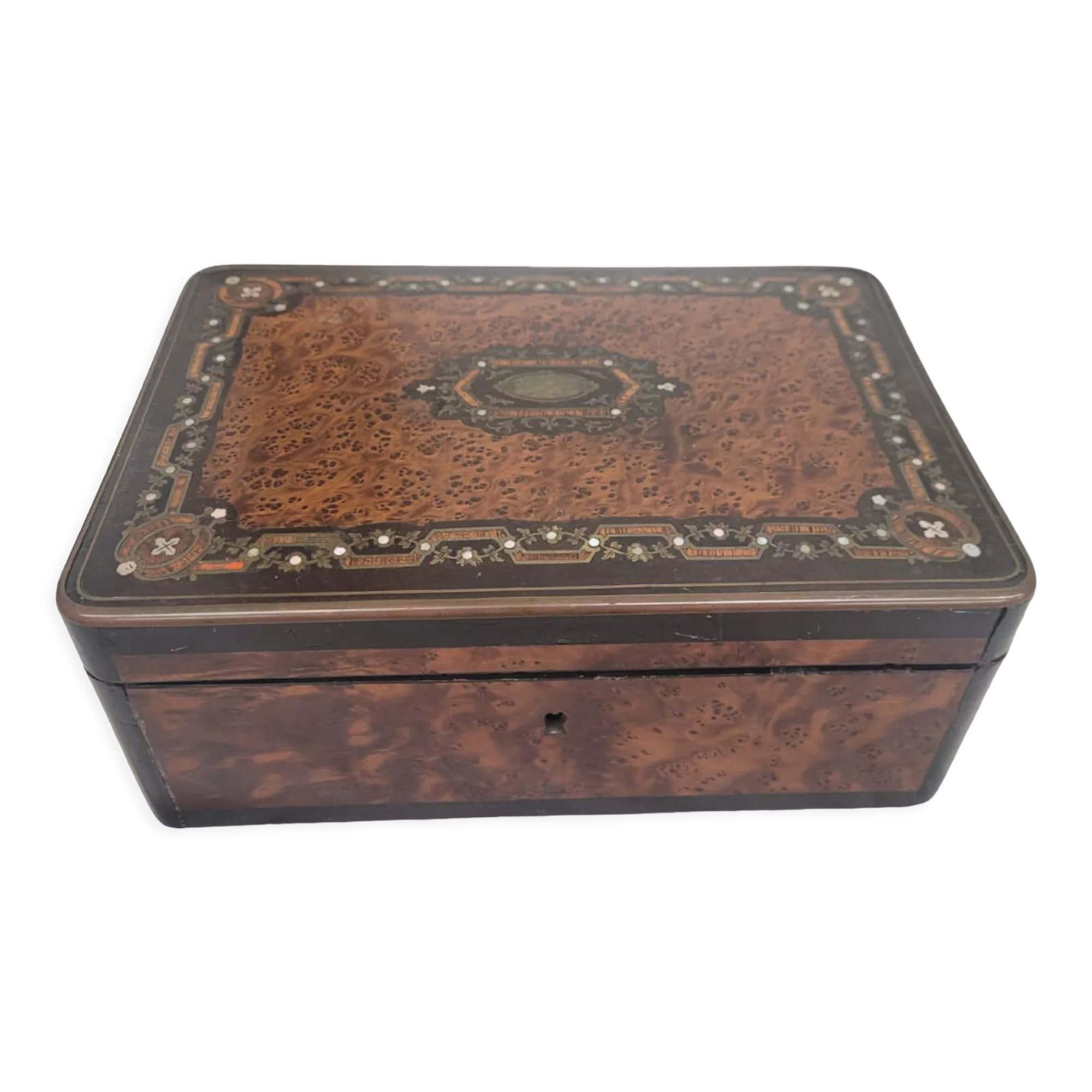 Walnut bramble jewelry box