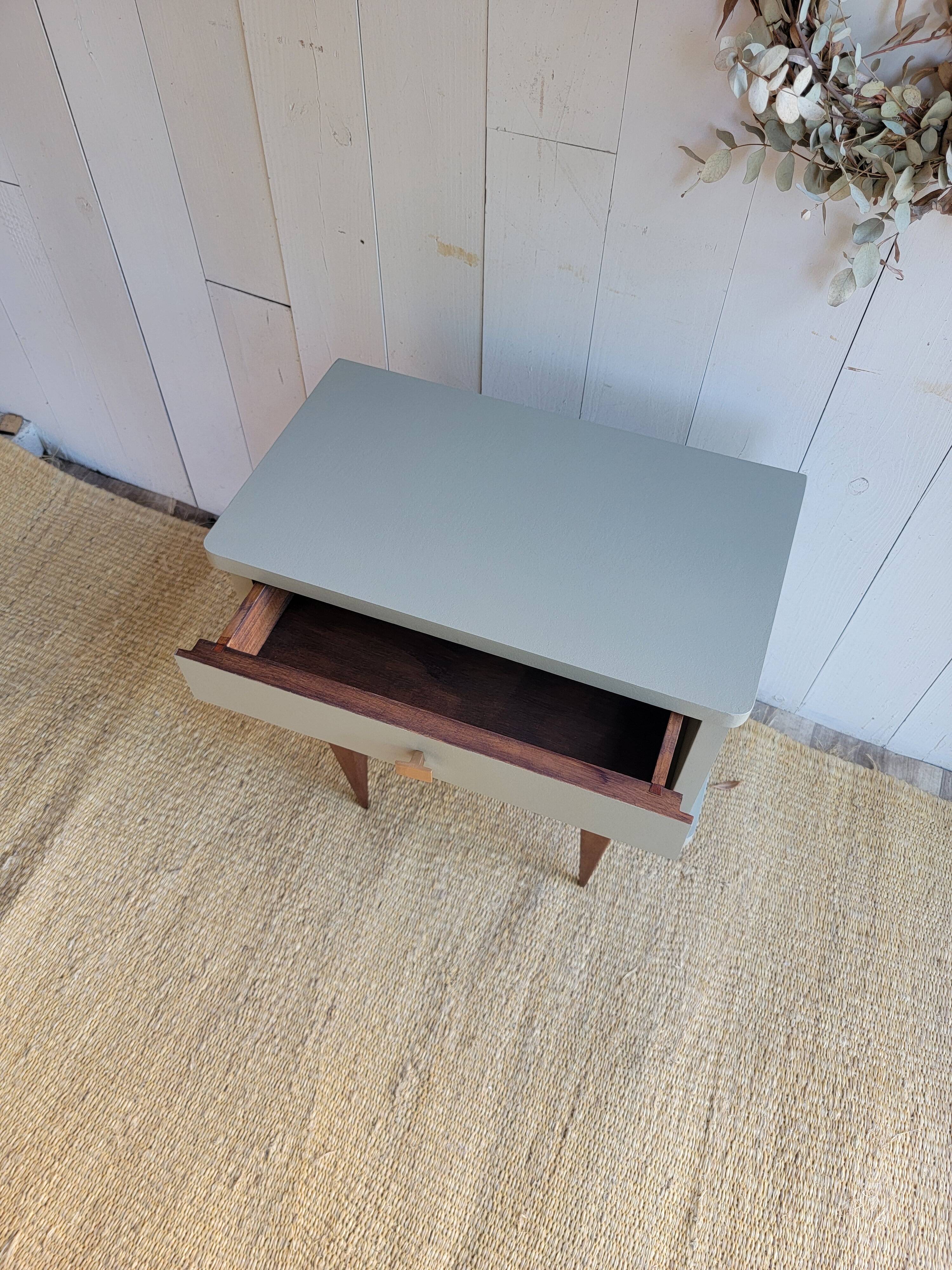 Table de chevet vintage rénovée