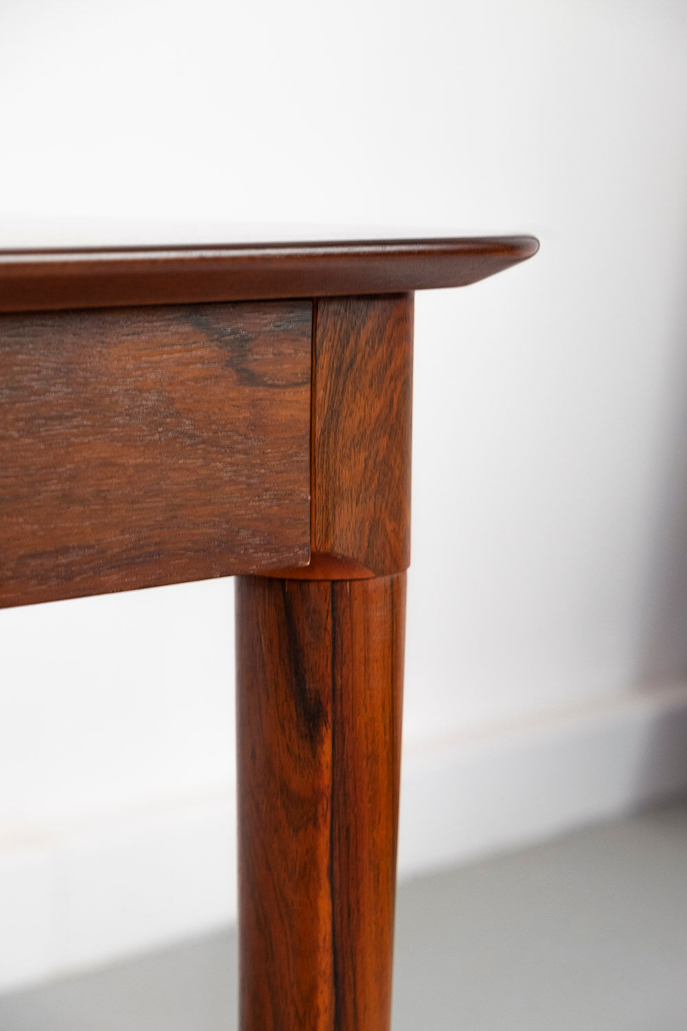 Extendable wooden dining table, manufactured by Lübke, Germany