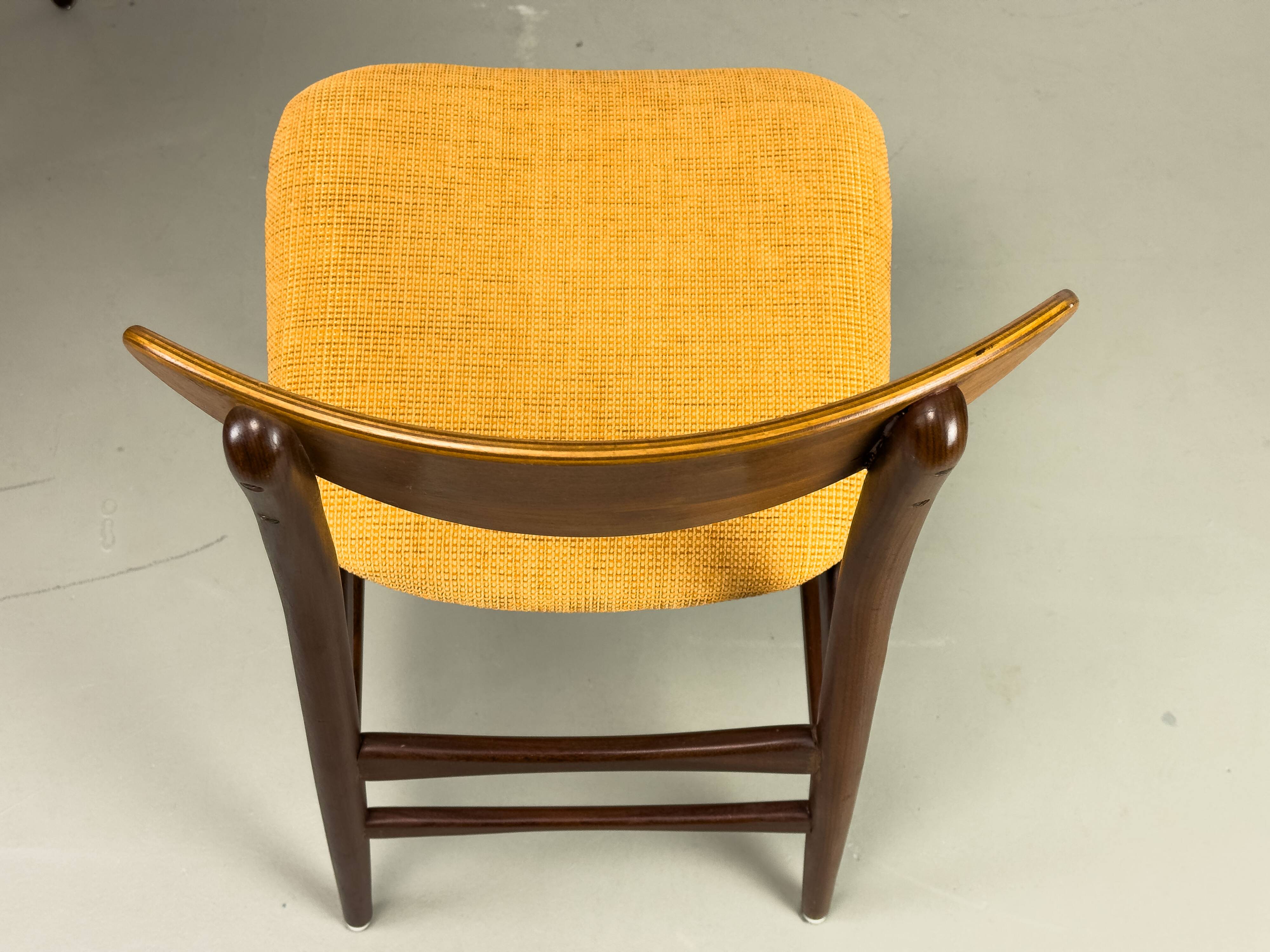 Lot de 4 chaises de salle à manger, années 1960