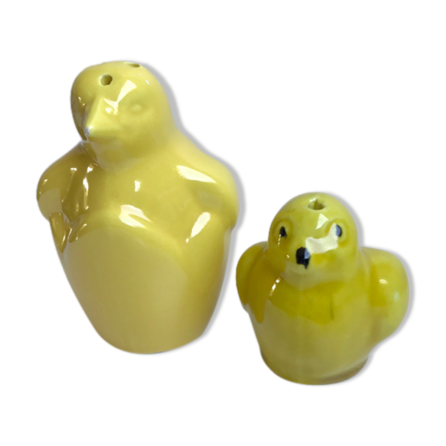 Duo of ceramic salt shakers style chick and vintage penguin