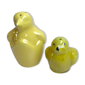 Duo of ceramic salt shakers style chick and vintage penguin